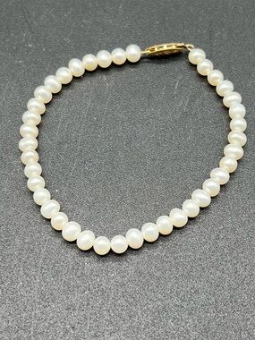 10K Gold Clasp Genuine Freshwater Pearl Bracelet 6.75” Vintage Classic Strand